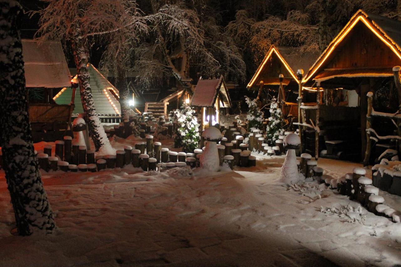 Комплекс Відпочинку "Колиба" Hotel Korosten Exterior photo